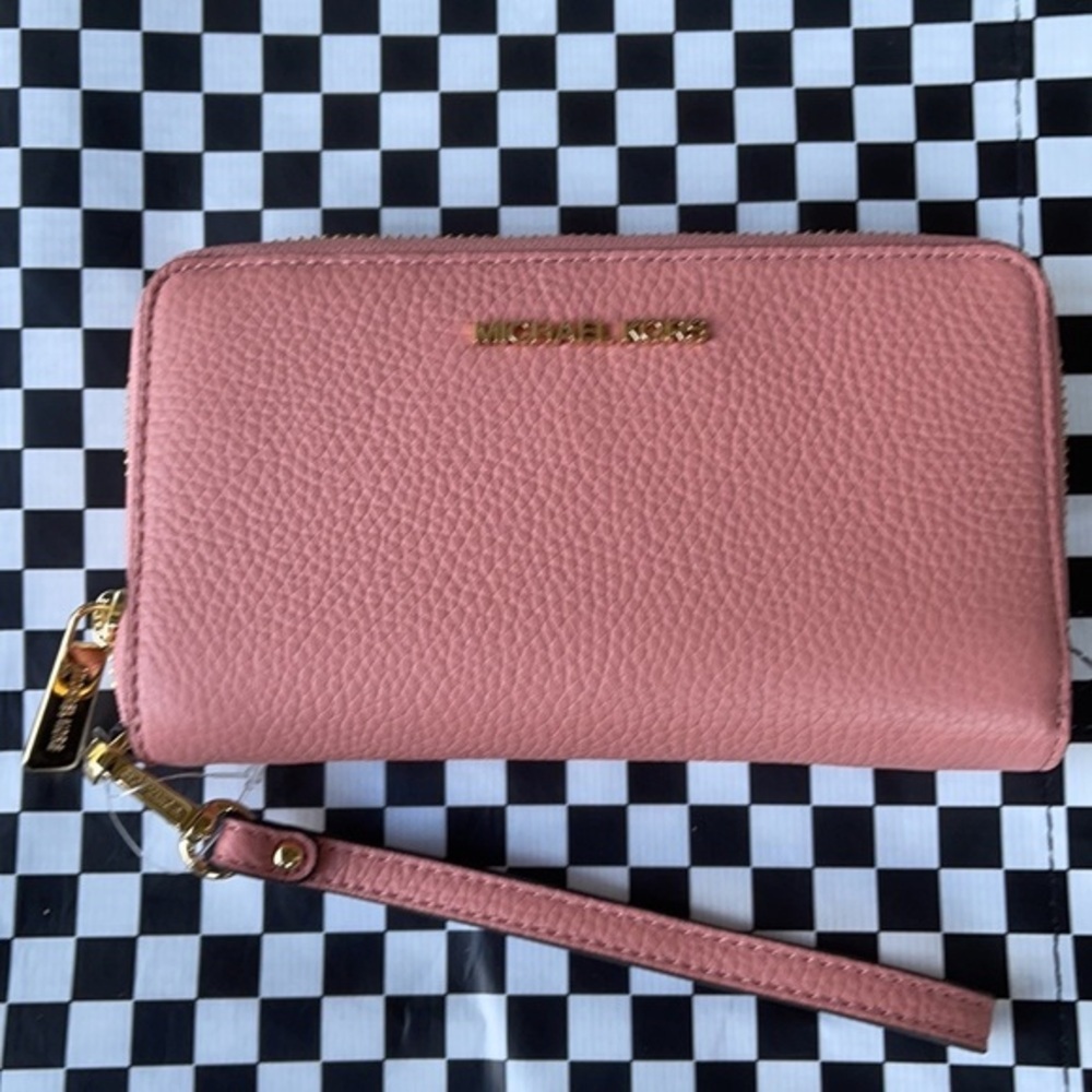 Michael Kors Jet Set Travel Lg Flat Multifunctional Phone Case-Wristlet-Wallet
